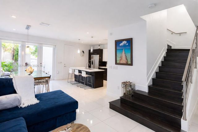 10464 NW 66th St, Doral, FL 33178