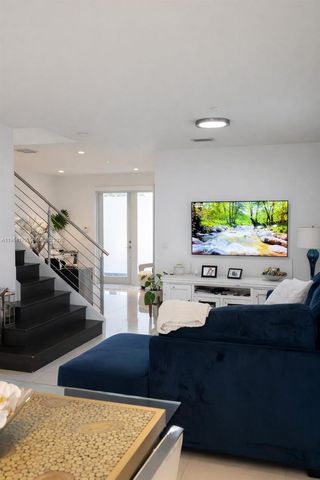 10464 NW 66th St, Doral, FL 33178