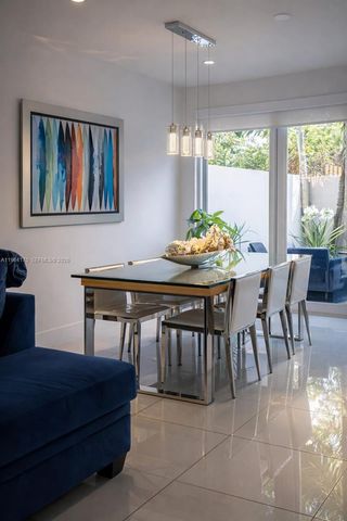 10464 NW 66th St, Doral, FL 33178