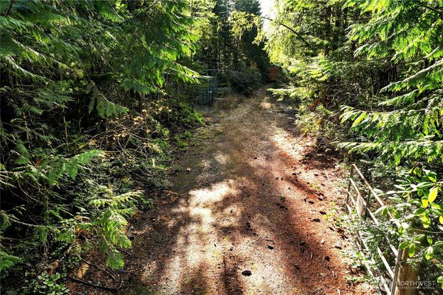 6077 Minnig Lane NW, Seabeck, WA 98380