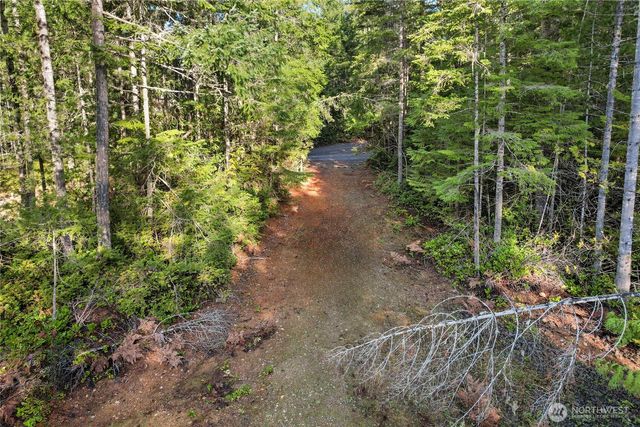 6077 Minnig Lane NW, Seabeck, WA 98380