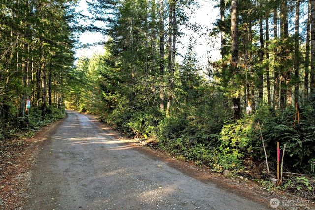 6077 Minnig Lane NW, Seabeck, WA 98380