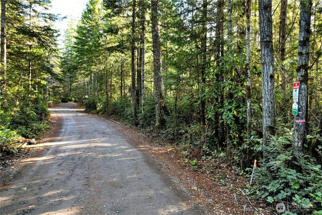 6077 Minnig Lane NW, Seabeck, WA 98380