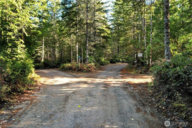 6077 Minnig Lane NW, Seabeck, WA 98380