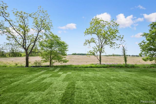 27137 Silo Drive, Saline, MI 48176