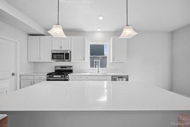 27137 Silo Drive, Saline, MI 48176