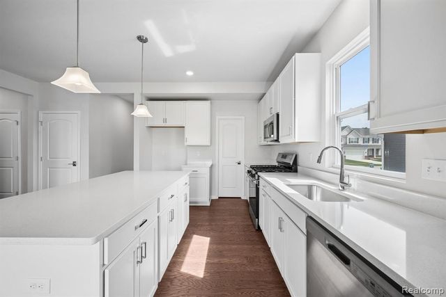 27137 Silo Drive, Saline, MI 48176