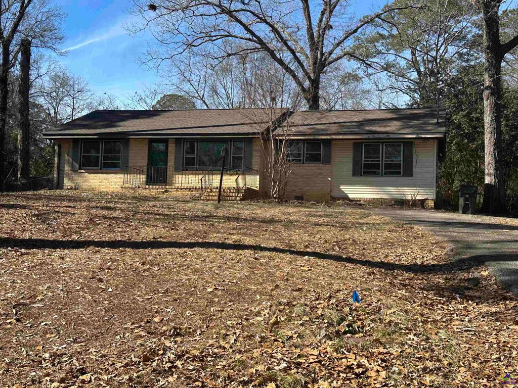 105 Robinhood Drive, Warner Robins, GA 31088