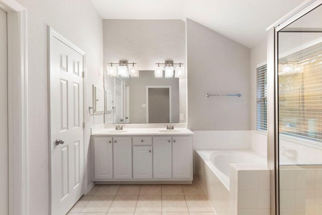 35 Auburn Path Drive, The Woodlands, TX 77382