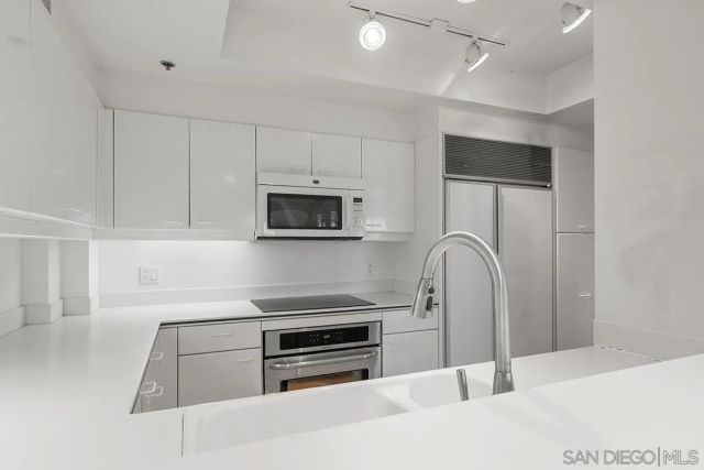 100 Harbor Drive 906, San Diego, CA 92101
