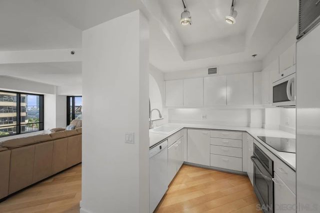 100 Harbor Drive 906, San Diego, CA 92101