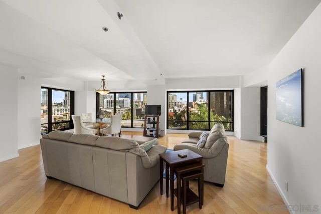 100 Harbor Drive 906, San Diego, CA 92101