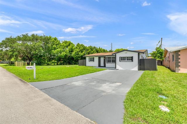3432 SW 63rd Way, Miramar, FL 33023