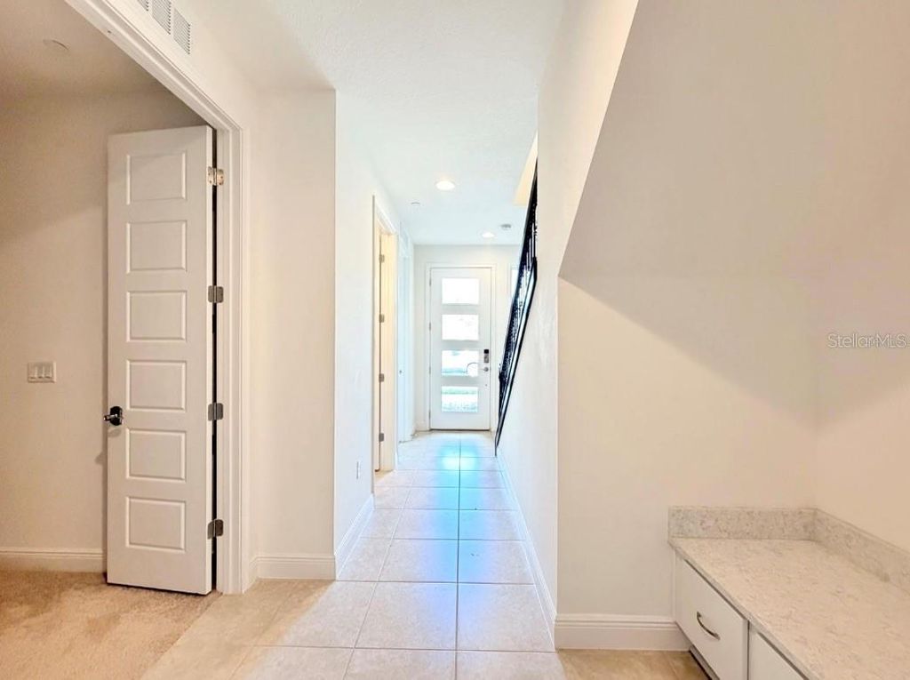 Image 14 of property listing at 9886 BUCKLOW HILL DRIVE, Orlando, FL 32832