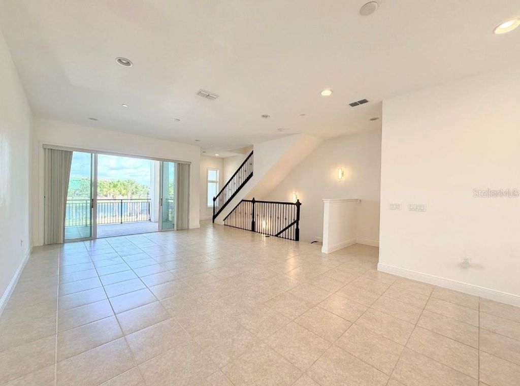 Image 16 of property listing at 9886 BUCKLOW HILL DRIVE, Orlando, FL 32832