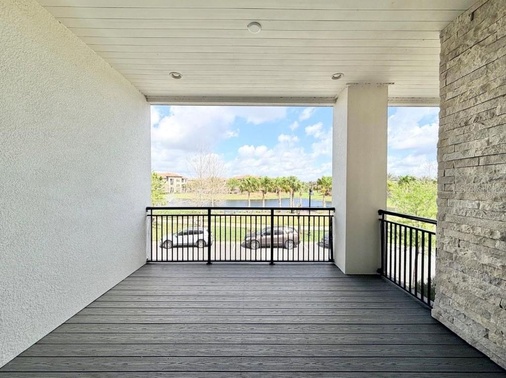 Image 19 of property listing at 9886 BUCKLOW HILL DRIVE, Orlando, FL 32832