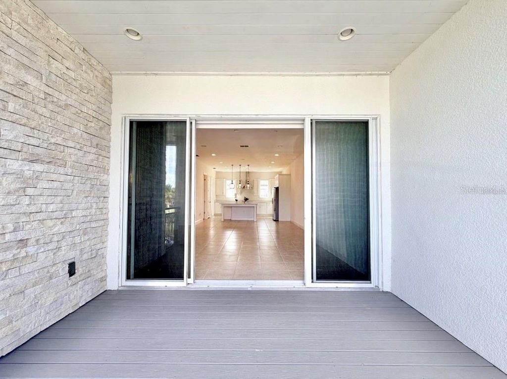 Image 20 of property listing at 9886 BUCKLOW HILL DRIVE, Orlando, FL 32832
