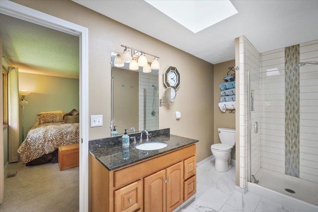 11914 N Fairwood Dr, Spokane, WA 99218