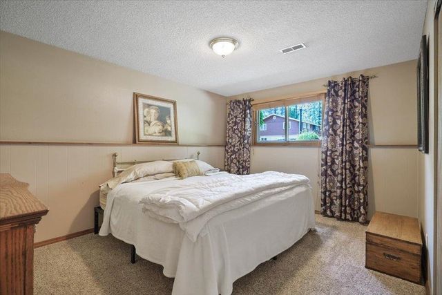 11914 N Fairwood Dr, Spokane, WA 99218