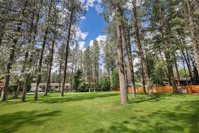11914 N Fairwood Dr, Spokane, WA 99218