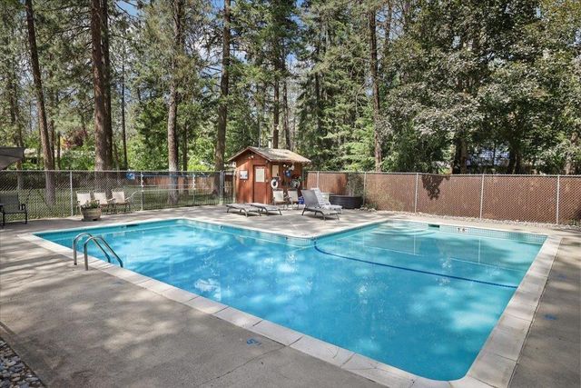 11914 N Fairwood Dr, Spokane, WA 99218
