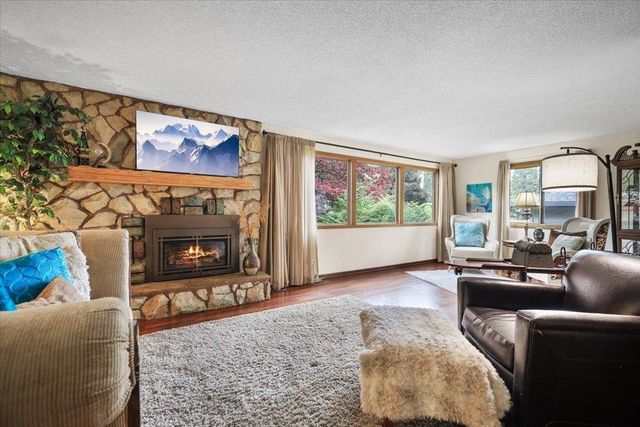 11914 N Fairwood Dr, Spokane, WA 99218