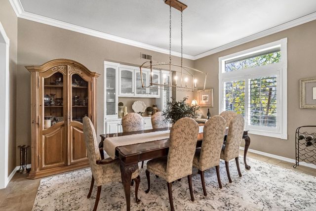 906 E Sutton Drive, Fresno, CA 93720