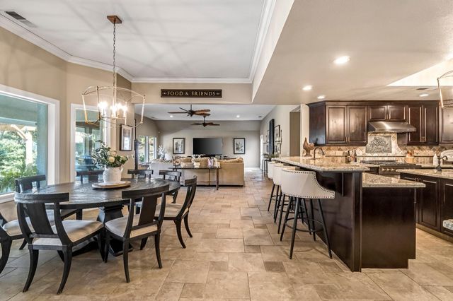 906 E Sutton Drive, Fresno, CA 93720