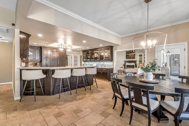 906 E Sutton Drive, Fresno, CA 93720