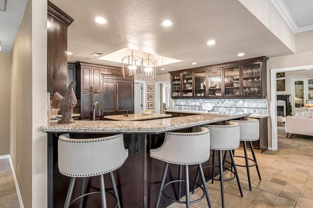 906 E Sutton Drive, Fresno, CA 93720