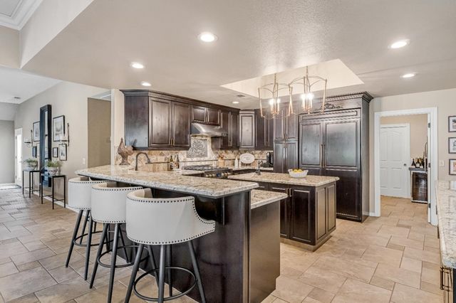 906 E Sutton Drive, Fresno, CA 93720