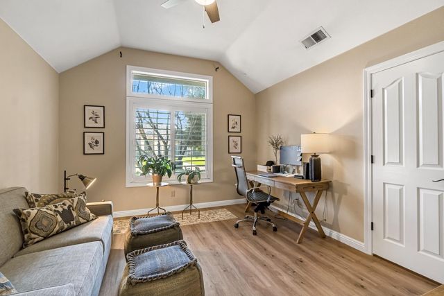 906 E Sutton Drive, Fresno, CA 93720