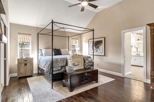 906 E Sutton Drive, Fresno, CA 93720