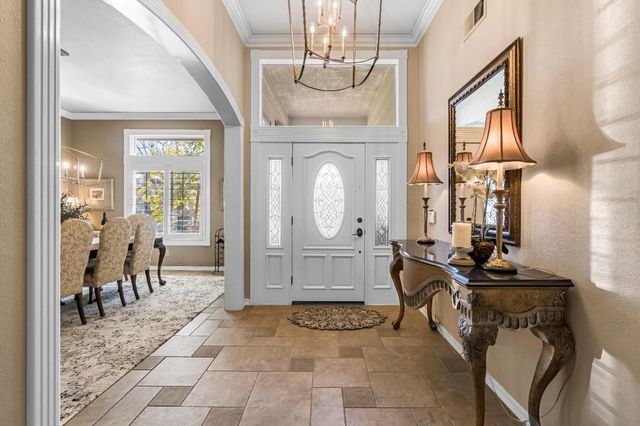 906 E Sutton Drive, Fresno, CA 93720