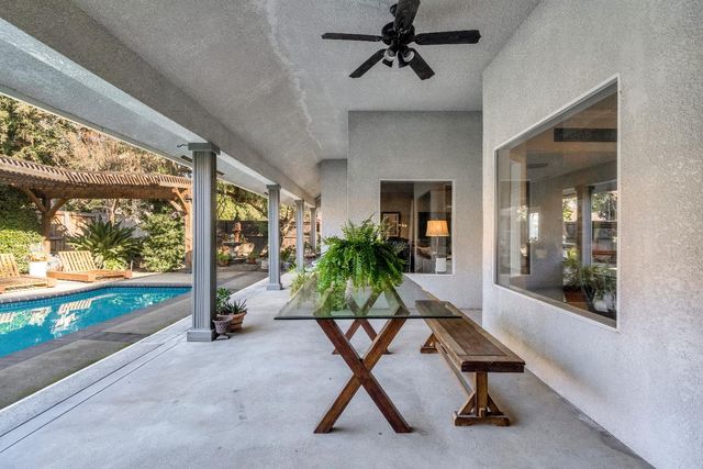 906 E Sutton Drive, Fresno, CA 93720