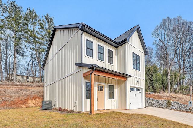 300 Anderson ST, Rocky Mount, VA 24151