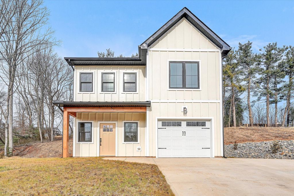 300 Anderson ST, Rocky Mount, VA 24151