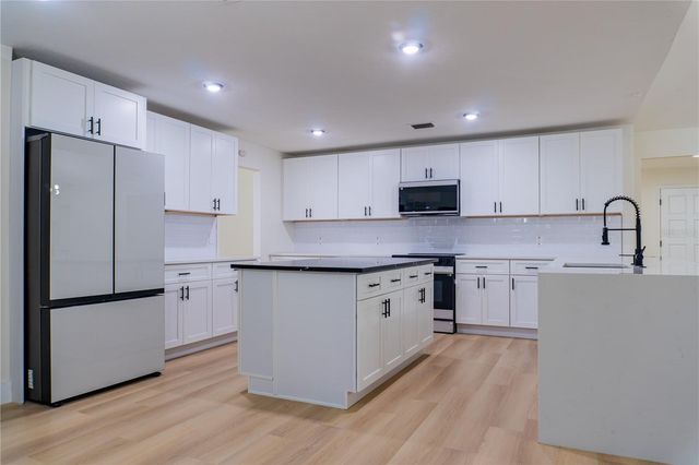 5320 NE 2ND LANE, Ocala, FL 34470