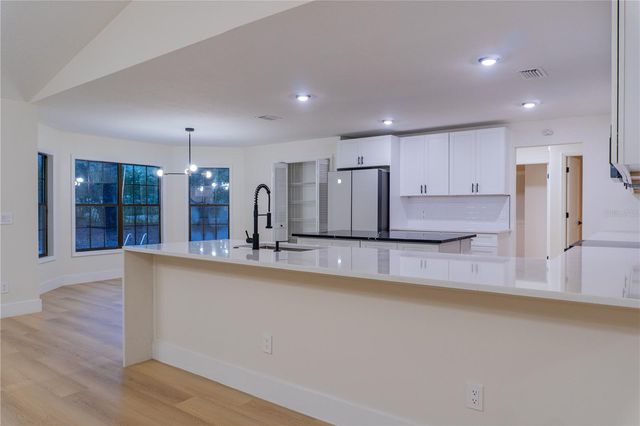 5320 NE 2ND LANE, Ocala, FL 34470