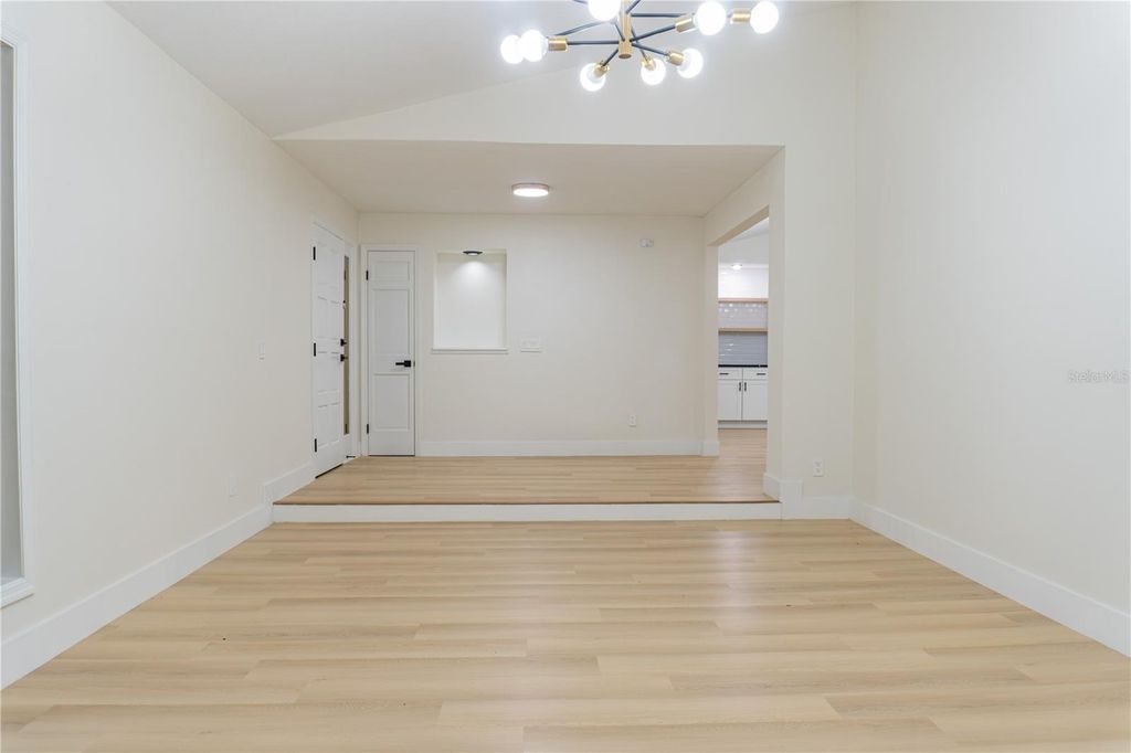 Image 11 of property listing at 5320 NE 2ND LANE, Ocala, FL 34470