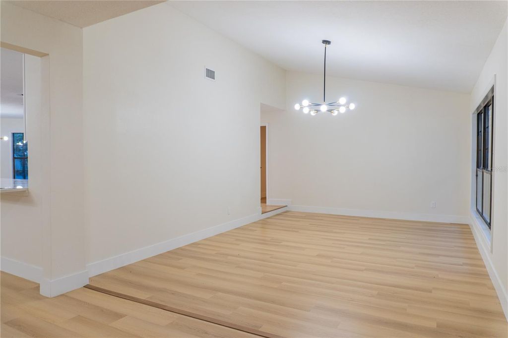 Image 12 of property listing at 5320 NE 2ND LANE, Ocala, FL 34470