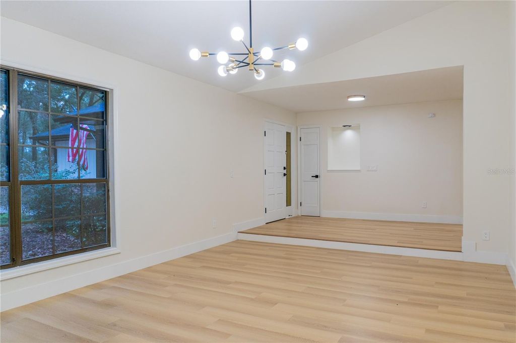 Image 14 of property listing at 5320 NE 2ND LANE, Ocala, FL 34470