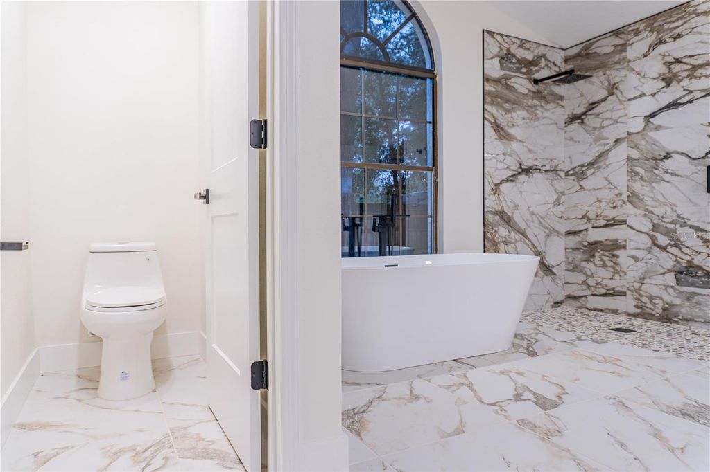 Image 26 of property listing at 5320 NE 2ND LANE, Ocala, FL 34470