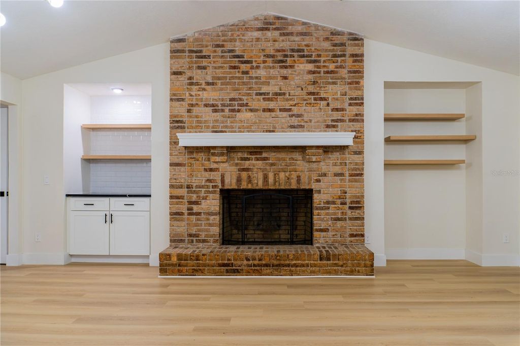 Image 36 of property listing at 5320 NE 2ND LANE, Ocala, FL 34470