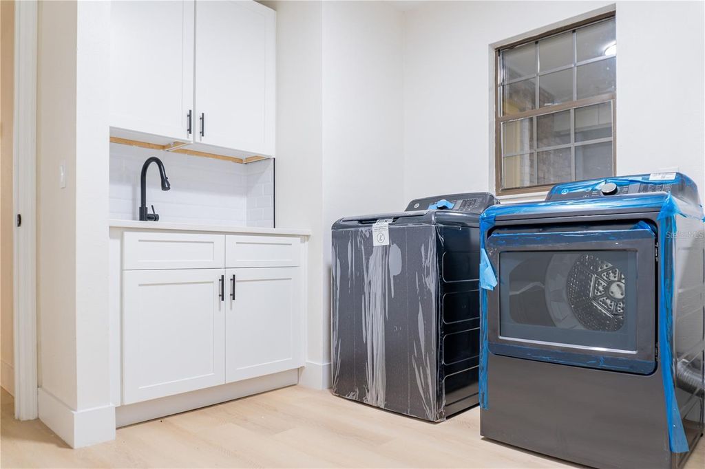 Image 41 of property listing at 5320 NE 2ND LANE, Ocala, FL 34470