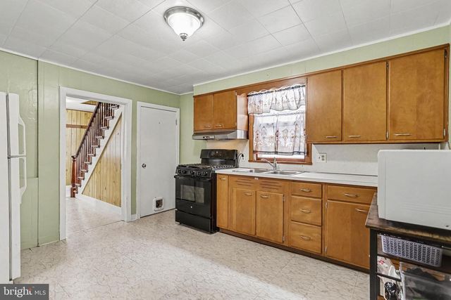 428 W QUEEN ST, Annville, PA 17003