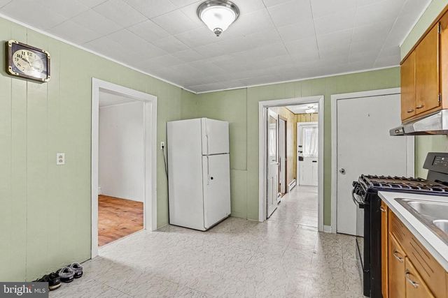 428 W QUEEN ST, Annville, PA 17003