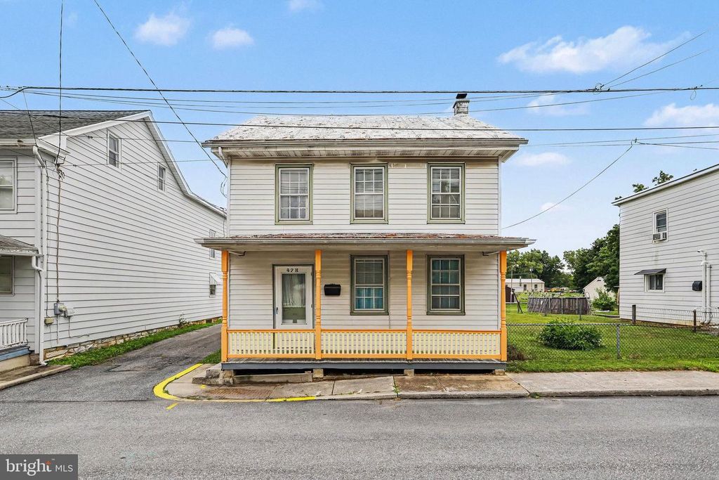 428 W QUEEN ST, Annville, PA 17003