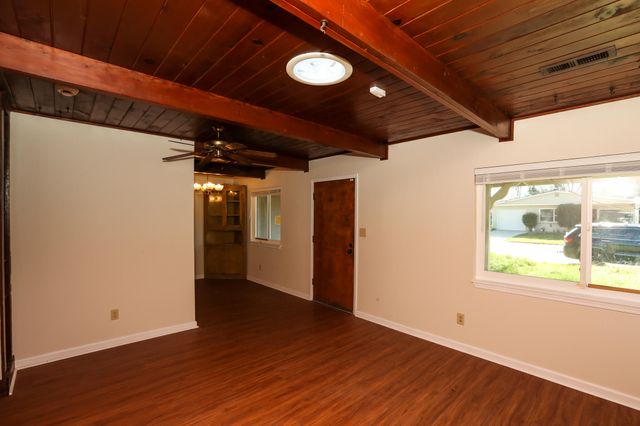2867 Pinto Lane, Anderson, CA 96007