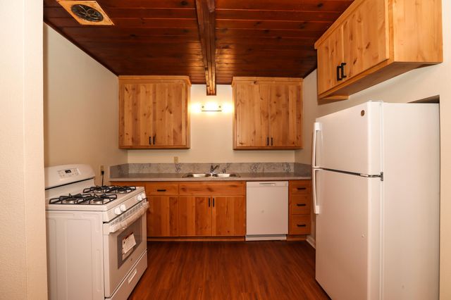 2867 Pinto Lane, Anderson, CA 96007